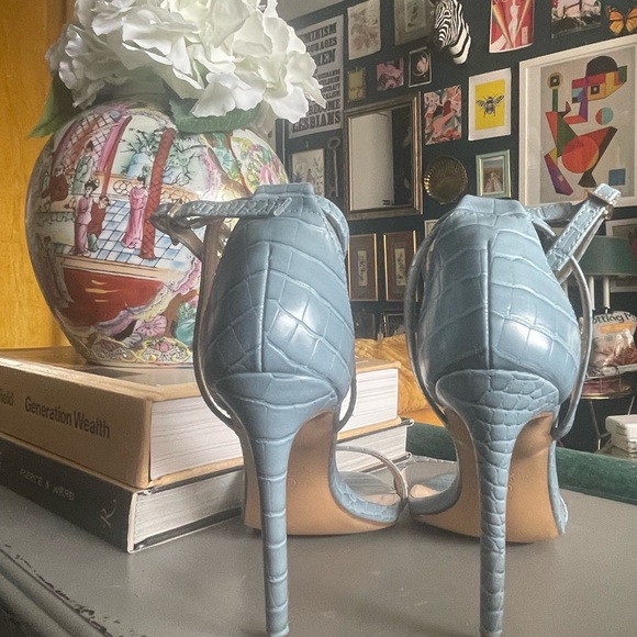 Lulu’s Light Blue Crocodile Stilettos - Picture 3 of 3